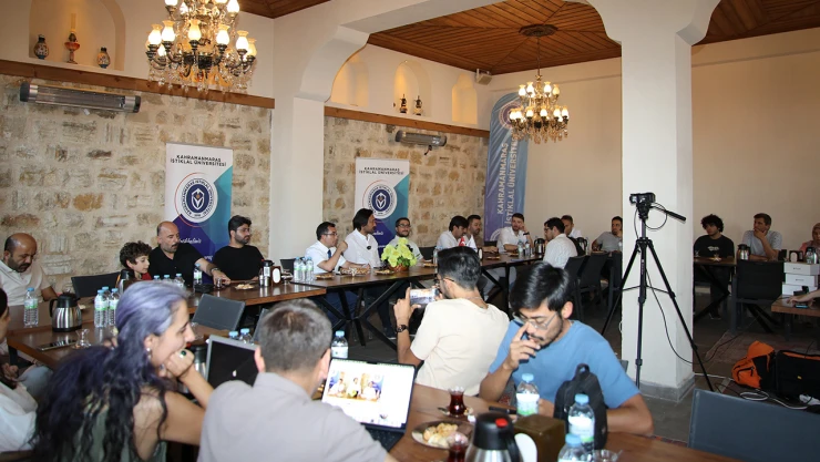 Kahramanmaraş'ta dijital oyun endüstrisi bilim kafe söyleşisinde masaya yatırıldı