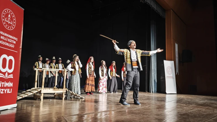 Kahramanmaraş'ta gençler sahneyi şenlendirdi