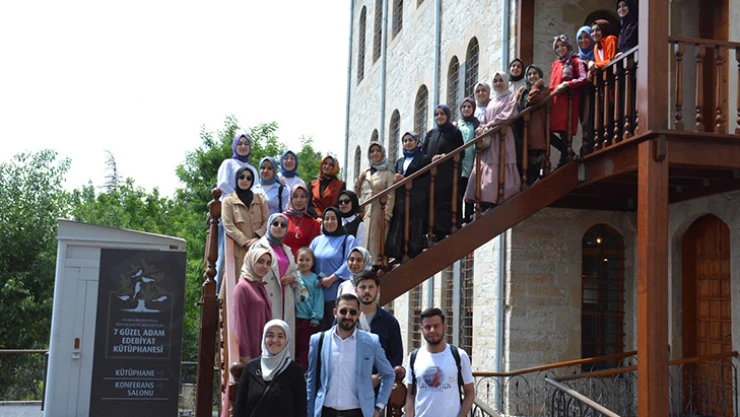 Kahramanmaraş'ta gençlerin toplumsal hayattaki yeri ve önemi masaya yatırıldı