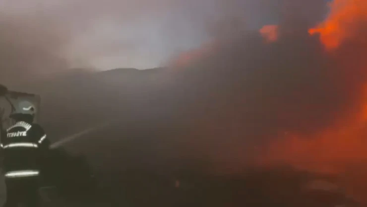 Kahramanmaraş'ta geri dönüşüm tesisinde yangın