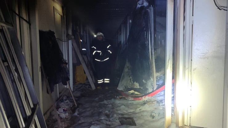 Kahramanmaraş'ta işçilerin kaldığı konteynerde yangın çıktı