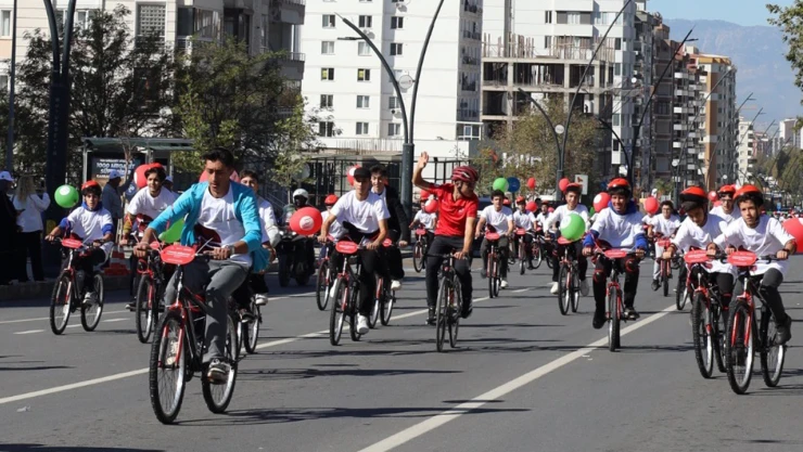 Kahramanmaraş'ta iyiliğin ve umudun pedalları çevrildi