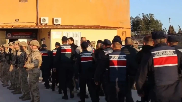 Kahramanmaraş'ta jandarmadan suçlulara geçit yok! 222 kişi yakalandı