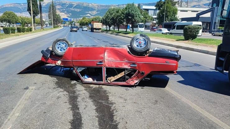 Kahramanmaraş'ta kontrolden çıkan araç takla attı