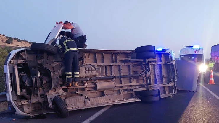 Kahramanmaraş'ta minibüs yan yattı