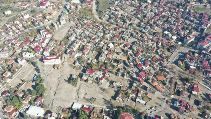 Kahramanmaraş'ta orta hasarlı binalara güçlendirme ruhsatı verildi