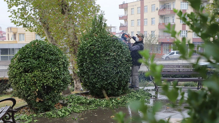 Kahramanmaraş'ta park ve bahçelerde kış hazırlıkları
