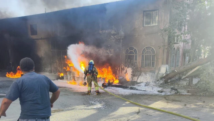Kahramanmaraş'ta sanayi sitesinde kıvılcım yangına neden oldu
