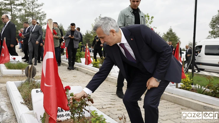 Kahramanmaraş'ta şehitler ve deprem şehitleri Ramazan Bayramı'nda anıldı