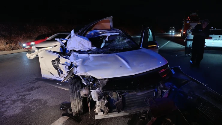 Kahramanmaraş'ta sürücü hurdaya dönen araçtan sağ kurtuldu