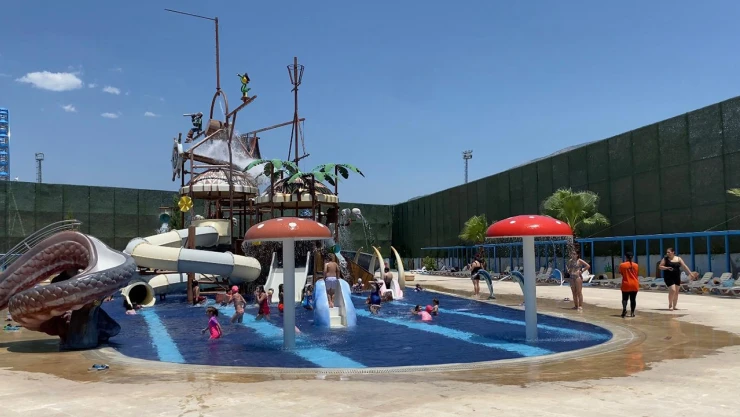 Kahramanmaraş'ta termometreler 43 dereceyi gösterdi