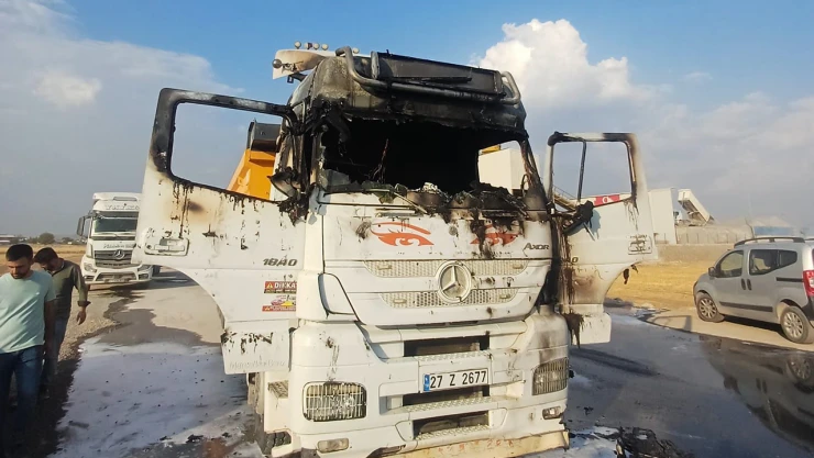 Kahramanmaraş'ta TIR yangını maddi hasara yol açtı