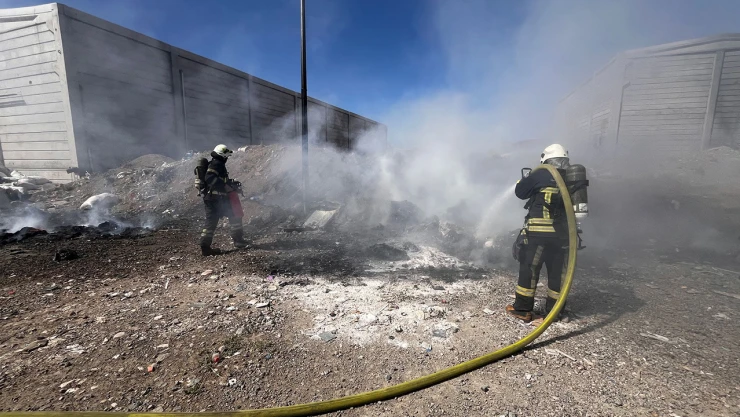 Kahramanmaraş'ta trafo ve atık yangını korkuttu