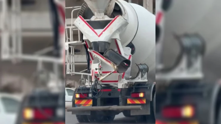 Kahramanmaraş'ta yola beton döken mikser sürücüsüne 152 bin liralık ceza