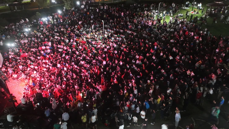 Kahramanmaraş'ta yüzlerce kişi milli heyecanı böyle takip etti