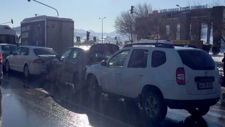 Kahramanmaraş'ta zincirleme trafik kazası