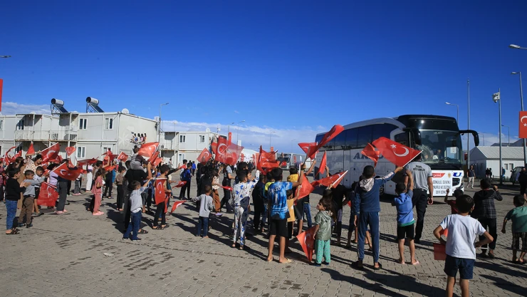 Kahramanmaraş'tan 200 Suriyeli ülkesine dönmek için yola çıktı