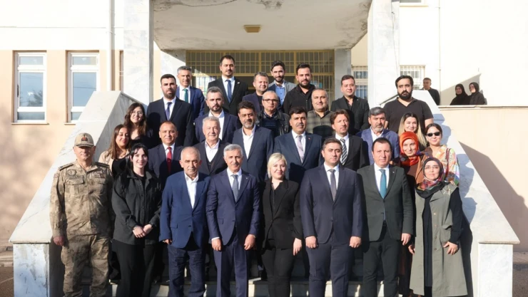 Kahramanmaraş Valisi Ünlüer, 'Geleceğimizi üreten gençler yetiştiriyoruz'