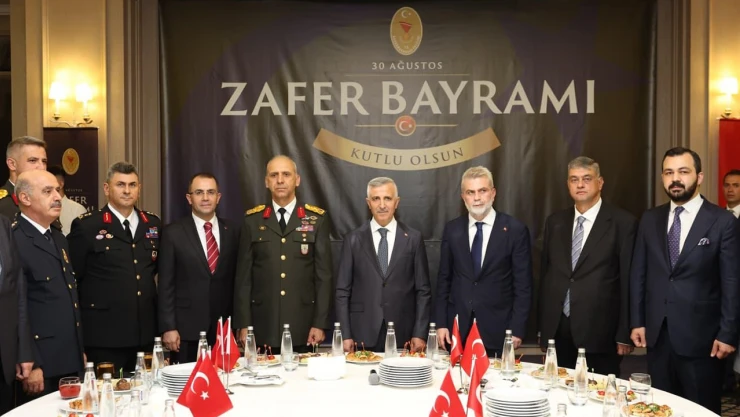 Kahramanmaraş ve Kilis'te 30 Ağustos Zafer Bayramı resepsiyon verildi