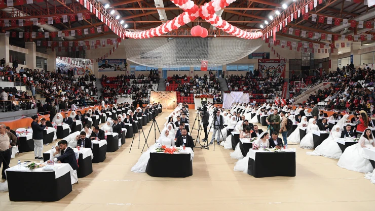 Kahramanmaraşlı 100 çift mutluluğa evet dediler