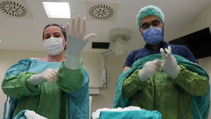 Kahramanmaraşlı hemşire çift, hastanede ve evde hayatı paylaşıyor