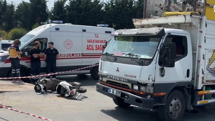 Kamyonetle çarpışan motosikletin sürücüsü öldü