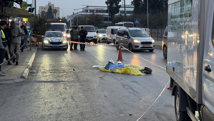 Kamyonun çarptığı yaya, feci şekilde can verdi