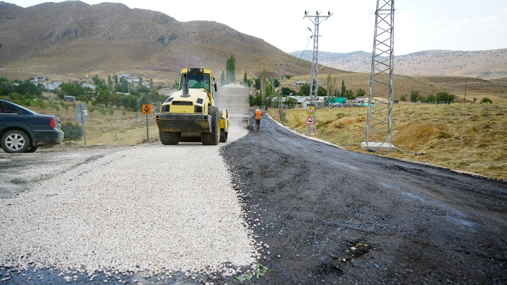Kayseri'ye bağlanan grup yolu yenilendi