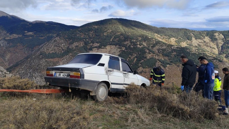 Kaza yapan otomobilden atlamaya çalışan sürücü öldü