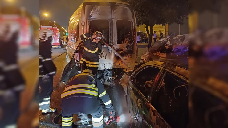 Kazaya karışan araçlar alev alev yandı