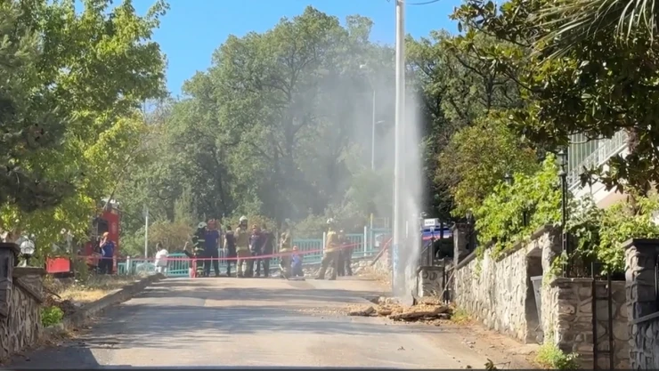 Kazı sırasında doğal gaz hattındaki patlamada 3 kişi yaralandı