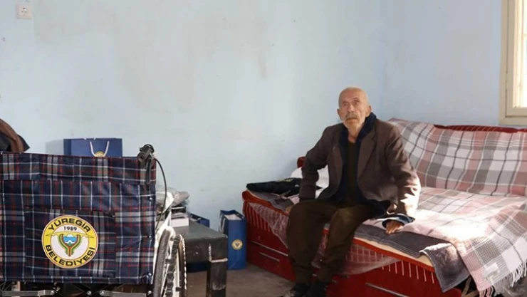 Kimsesiz yaşlı adama belediye sahip çıktı