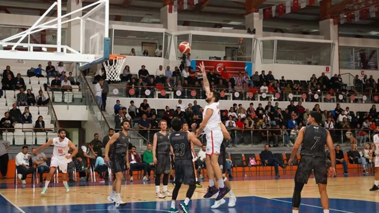 KİPAŞ İstiklal Basketboldan 1'inci lig yolunda dev adım!