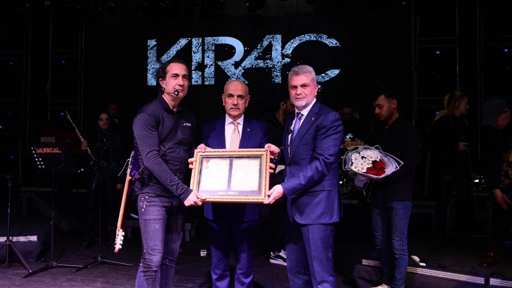 Kıraç, Kahramanmaraşlılara unutulmaz bir gece yaşattı