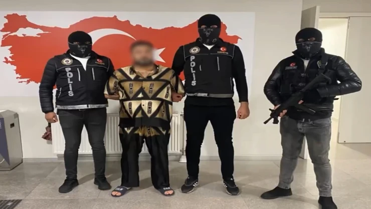 Kırmızı bültenle aranan 3 kişi yakalandı