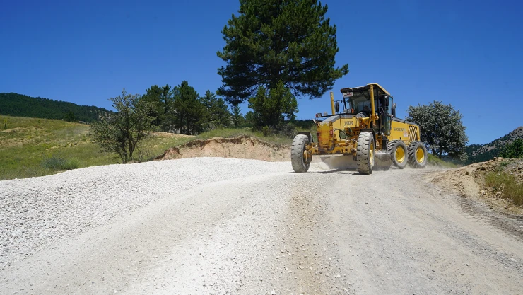 Kırsalda ulaşım altyapı çalışmaları devam ediyor