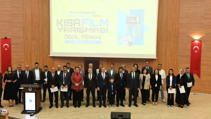 Kısa film yarışmasında ödüller sahiplerini buldu