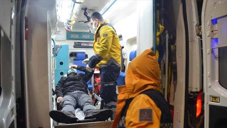 Kısıtlamayı ihlal eden alkollü kişi meydanda baygın halde bulundu