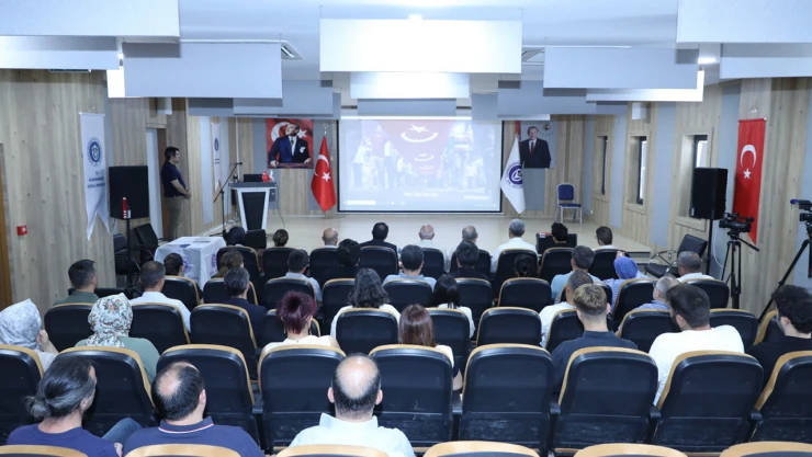 KİÜ'de asker-sivil ilişkileri, müdahaleler ve 15 Temmuz'u anlamak konferansı verildi