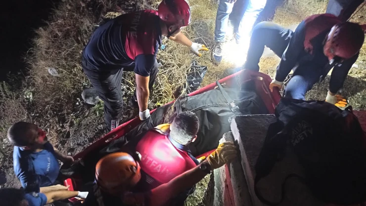 Köprüden dereye düşen elektrikli bisikletteki 1 kişi öldü, 1 kişi yaralandı