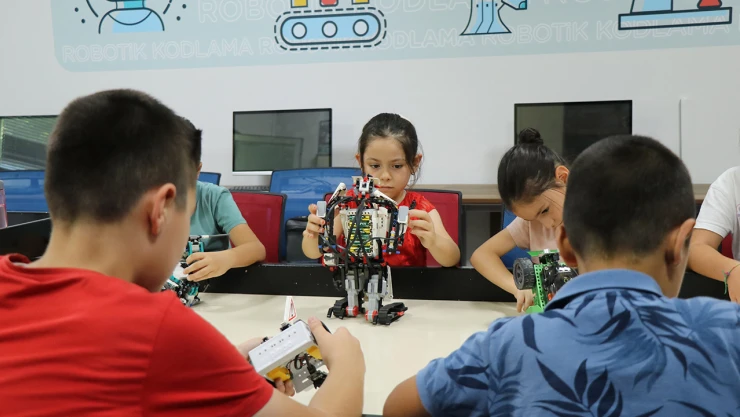 Küçük mucitler yaz tatilinde de iş başında