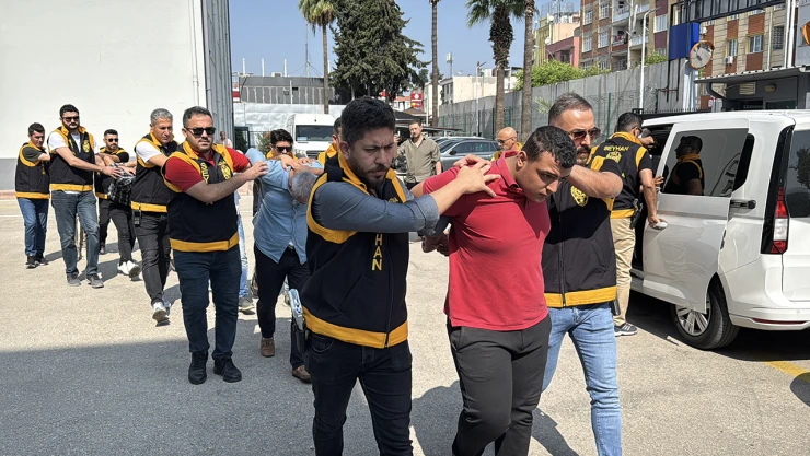 Kumar oynatılan iş yerinde yakalanan 8 zanlıdan 5'i tutuklandı