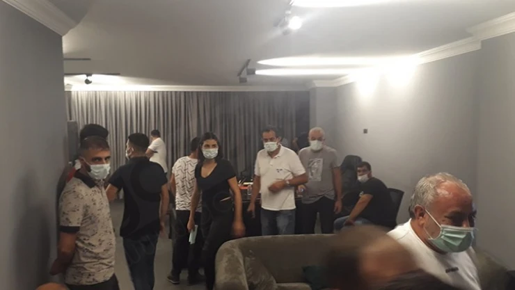 Kumarhaneye çevrilen dairedeki 21 kişiye Kovid-19 tedbirlerini ihlalden para cezası