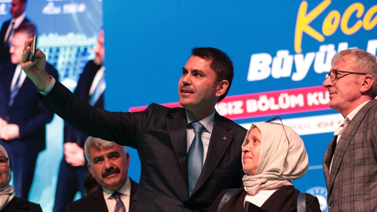 Kurum, 'Deprem bölgesinde 250 bin konutumuzun inşasını süratle yapacağız'