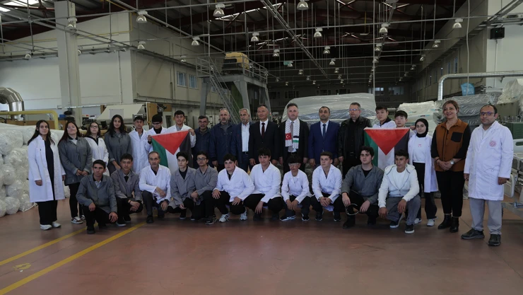 Lise öğrencilerinden Gazze'ye yatak ve uyku seti desteği