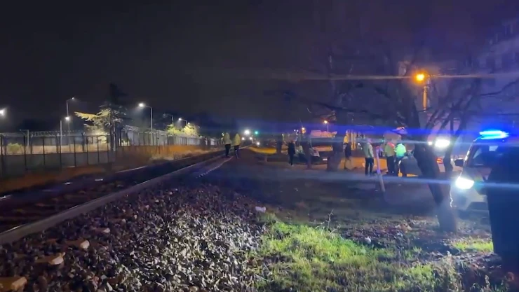 Lokomotifin çarptığı 16 yaşındaki genç öldü