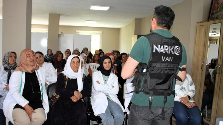 Madde bağımlılığına karşı, Anne Kalkanı