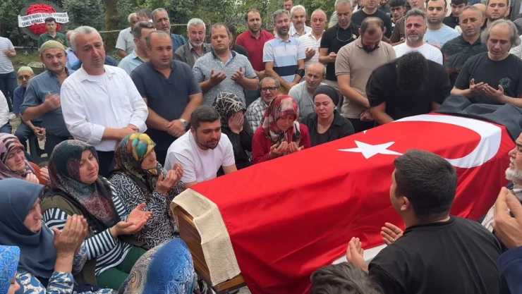 Maden ocağındaki göçükte ölen işçi, son yolculuğuna uğurlandı