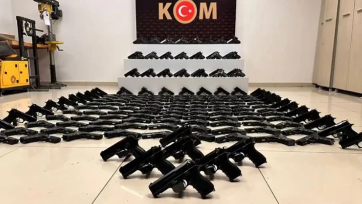 Mercek operasyonunda 255 ruhsatsız tabanca ele geçirildi