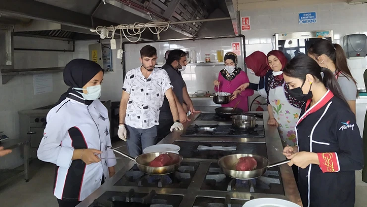 Meslek liselerinden mezun olan öğrenciler doğrudan işyeri açabilecek